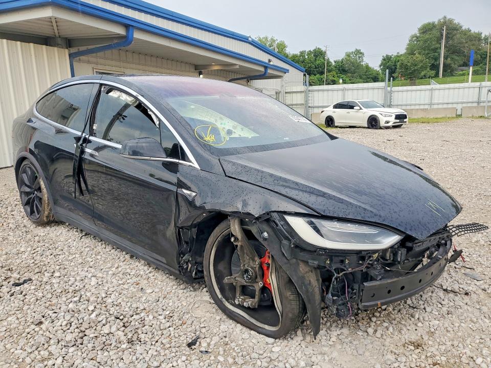 Photo 4 from auction – 2016 TESLA MODEL X with VIN 5YJXCAE43GF000898