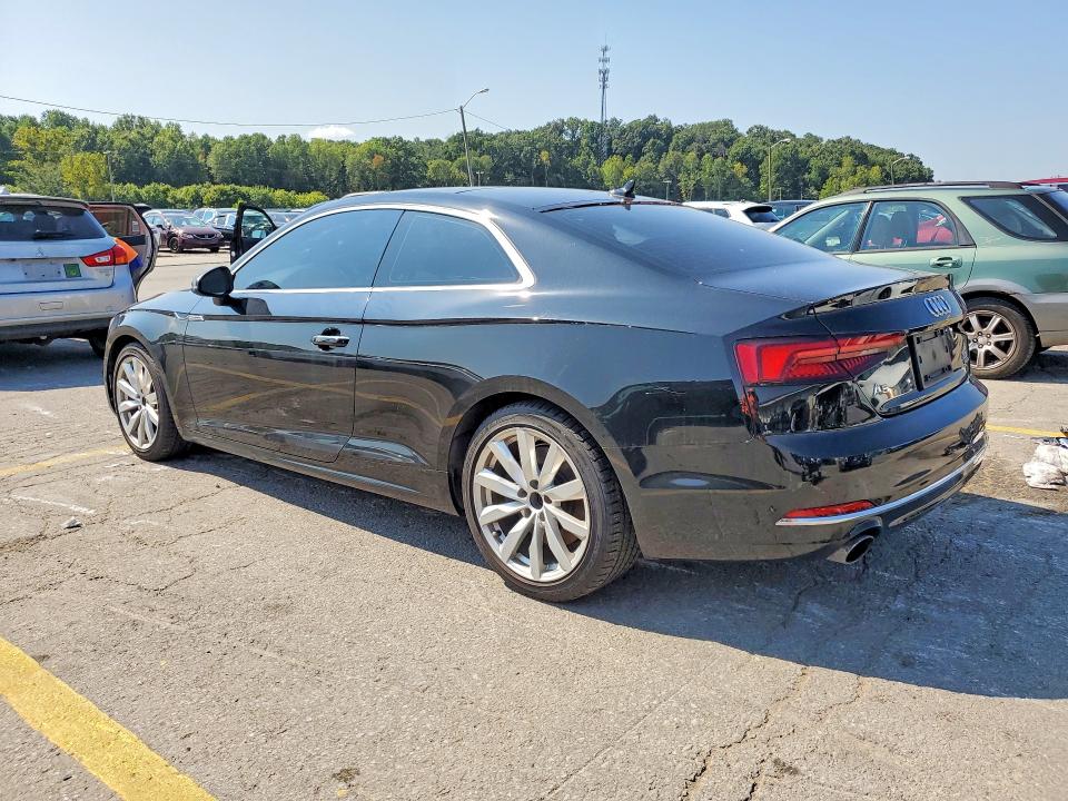 Foto 2 de la subasta – 2018 AUDI A5 con VIN WAUNNAF58JA096677