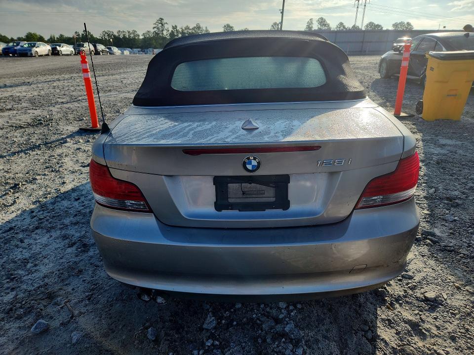 Photo 6 from auction – 2011 BMW 128 with VIN WBAUL7C55BVM79334