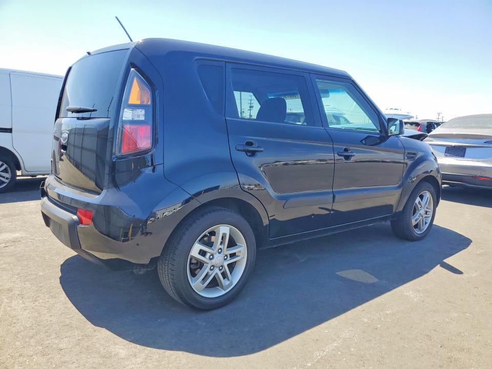 Photo 3 from auction – 2011 KIA SOUL with VIN KNDJT2A28B7198831