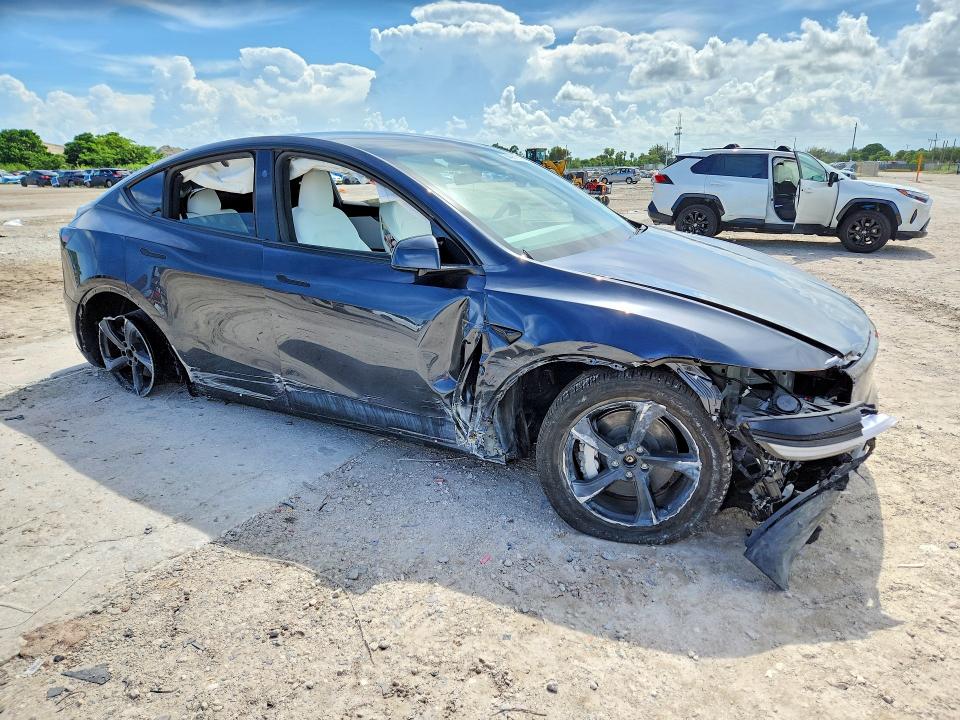 Photo 4 from auction – 2026 TESLA MODEL Y with VIN 7SAYGDEEXTA693837