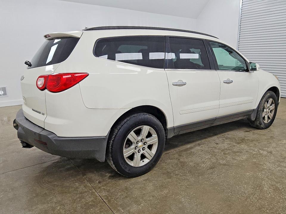 Photo 3 from auction – 2012 CHEVROLET TRAVERSE with VIN 1GNKVGED8CJ284885