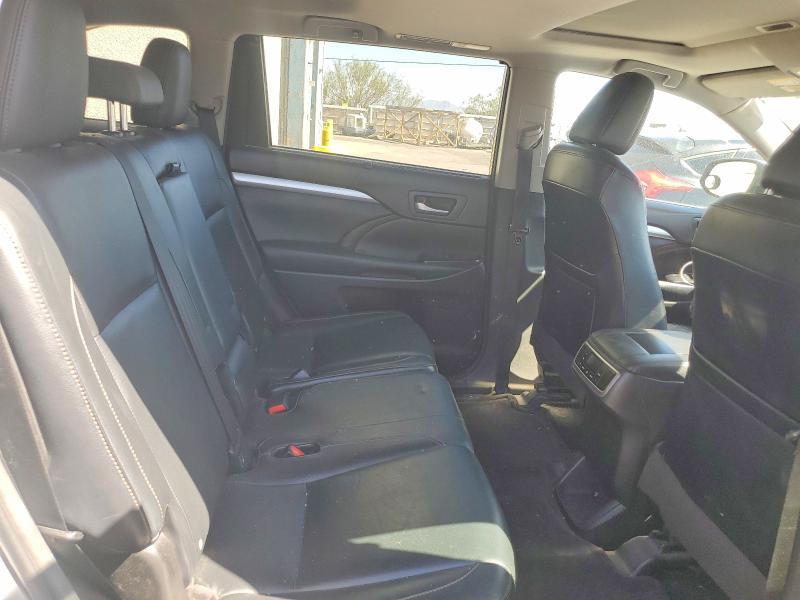 Photo 11 from auction – 2015 TOYOTA HIGHLANDER with VIN 5TDJKRFH8FS191852