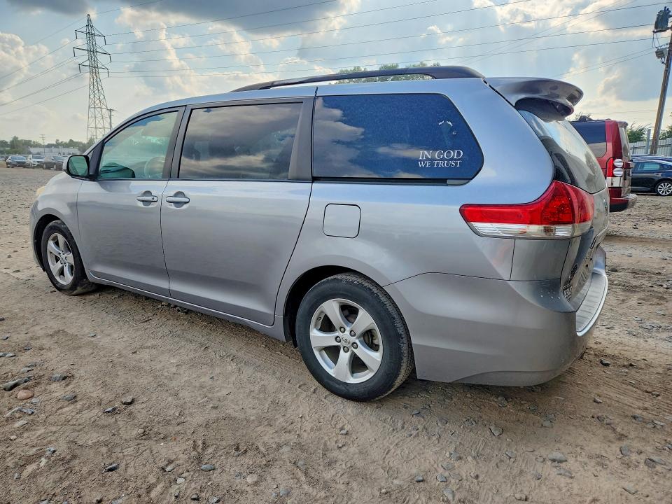 Photo 2 from auction – 2013 TOYOTA SIENNA with VIN 5TDKK3DC2DS281598
