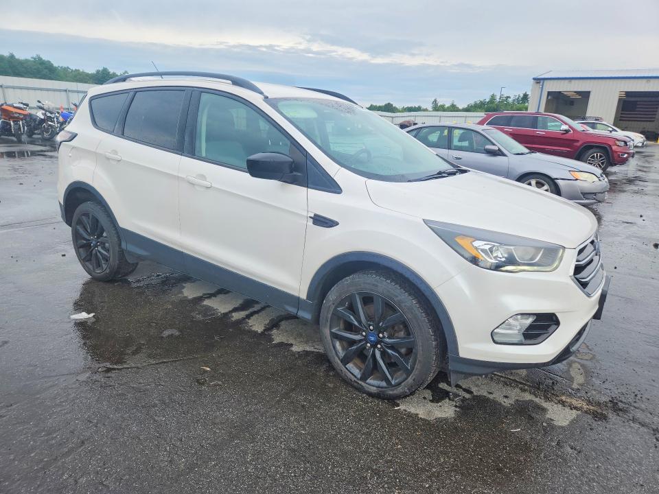 Photo 4 from auction – 2018 FORD ESCAPE with VIN 1FMCU9GD4JUD53197