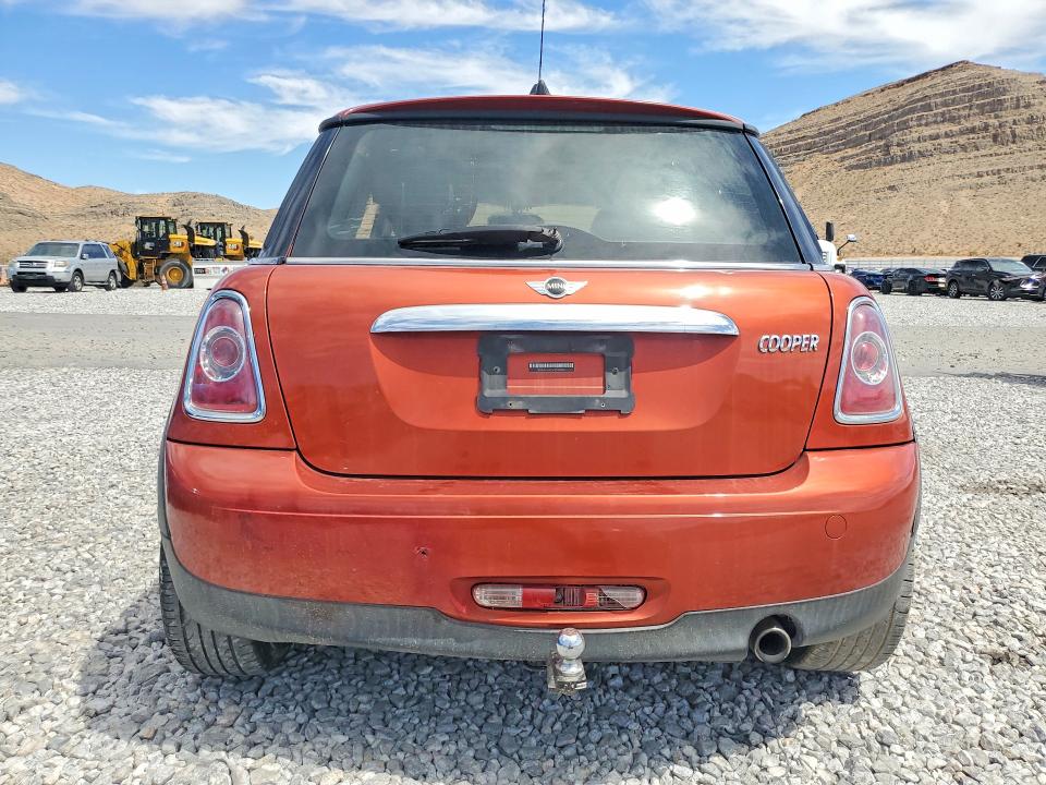 Photo 6 from auction – 2011 MINI COOPER with VIN WMWSU3C56BT099220