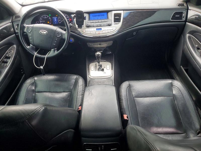 Photo 8 from auction – 2013 HYUNDAI GENESIS with VIN KMHGC4DD7DU229926