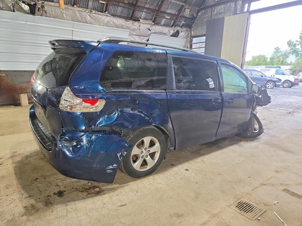 Photo 3 from auction – 2012 TOYOTA SIENNA with VIN 5TDKK3DC7CS196402