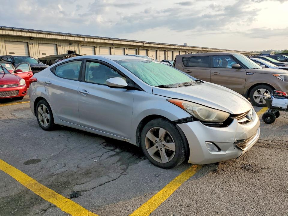 Photo 4 from auction – 2013 HYUNDAI ELANTRA with VIN KMHDH4AE6DU846333