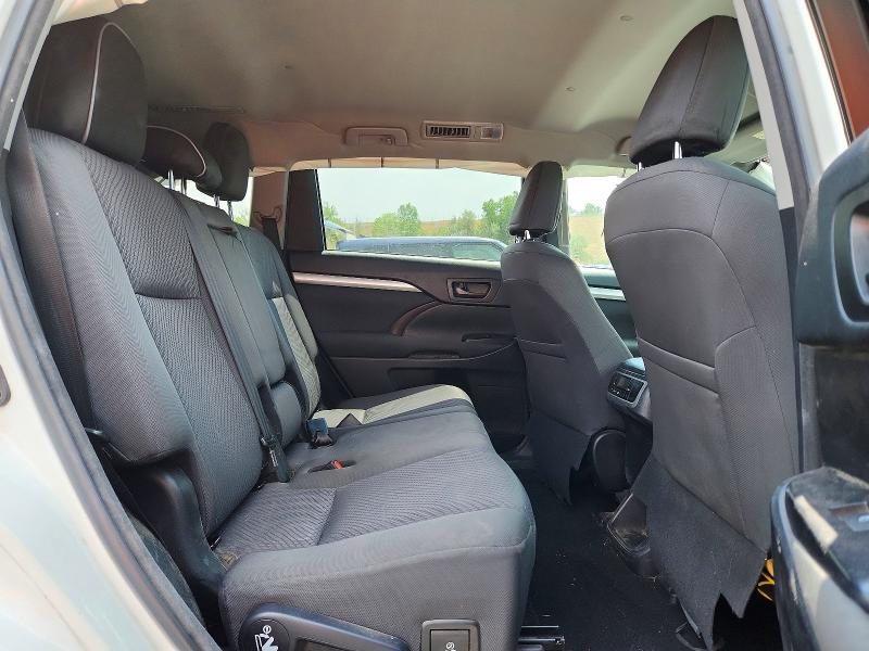 Photo 11 from auction – 2018 TOYOTA HIGHLANDER with VIN 5TDBZRFH8JS800494