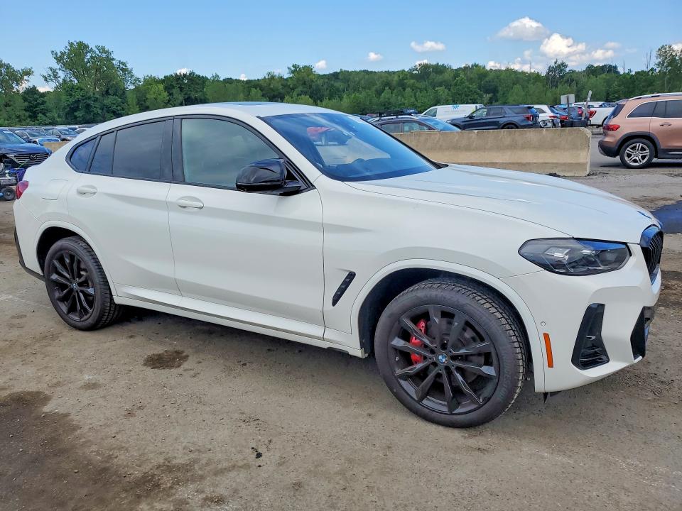 Photo 4 from auction – 2023 BMW X4 with VIN 5UX43DT07P9S45863