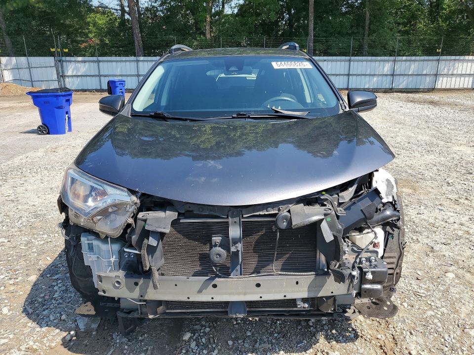 Photo 5 from auction – 2018 TOYOTA RAV4 with VIN JTMZFREV1JJ752557
