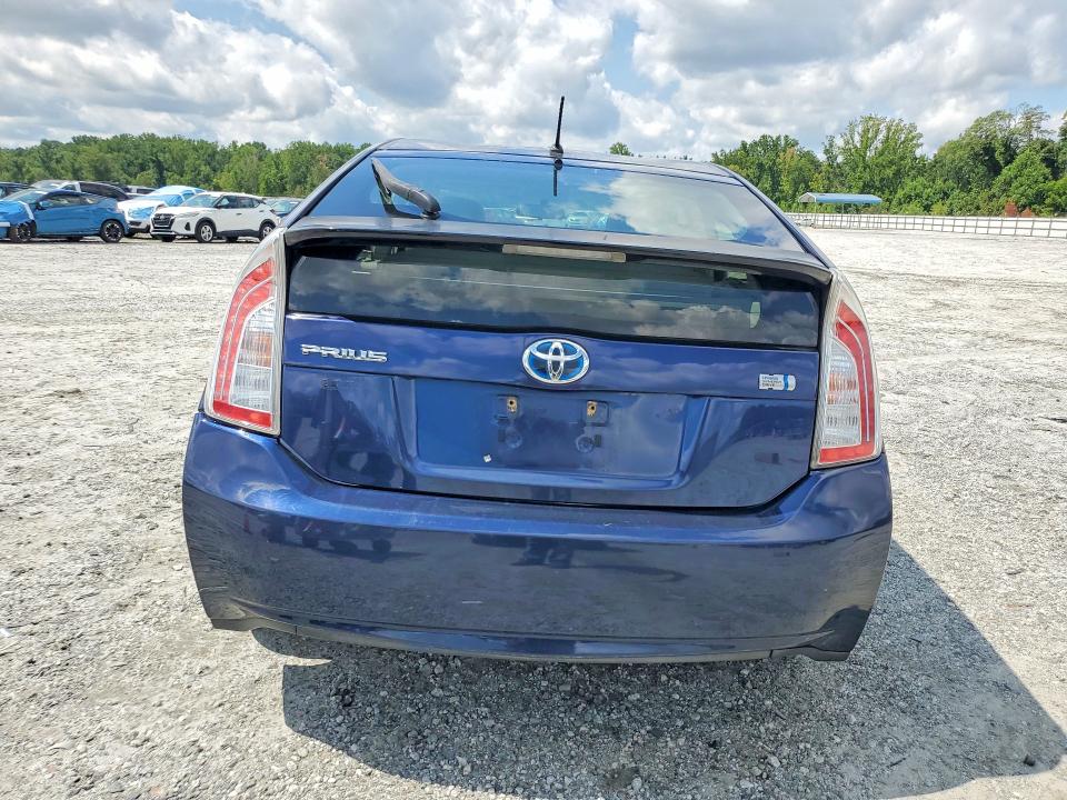 Photo 6 from auction – 2014 TOYOTA PRIUS with VIN JTDKN3DU2E1827668
