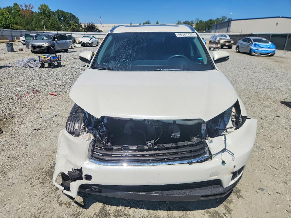 Photo 5 from auction – 2016 TOYOTA HIGHLANDER with VIN 5TDJKRFH4GS254222