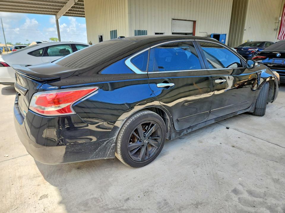 Photo 3 from auction – 2015 NISSAN ALTIMA with VIN 1N4AL3AP8FC424970