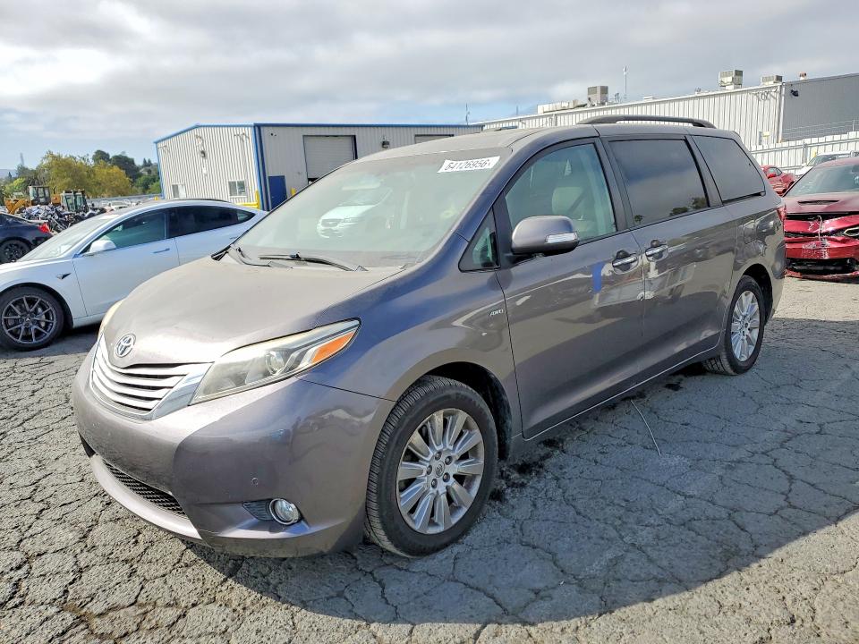 2016 TOYOTA SIENNA - Търг №64126956