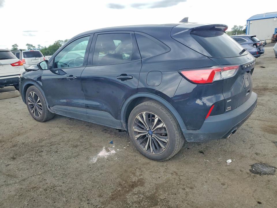 Photo 2 from auction – 2022 FORD ESCAPE with VIN 1FMCU0G69NUB94440