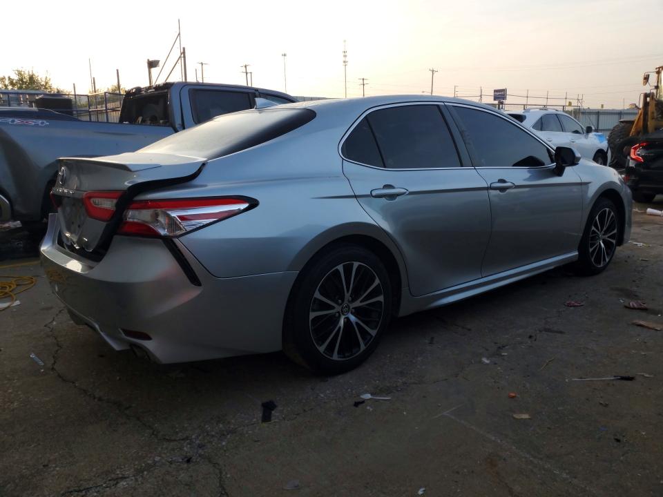 Photo 3 from auction – 2020 TOYOTA CAMRY with VIN 4T1G11AK5LU863161