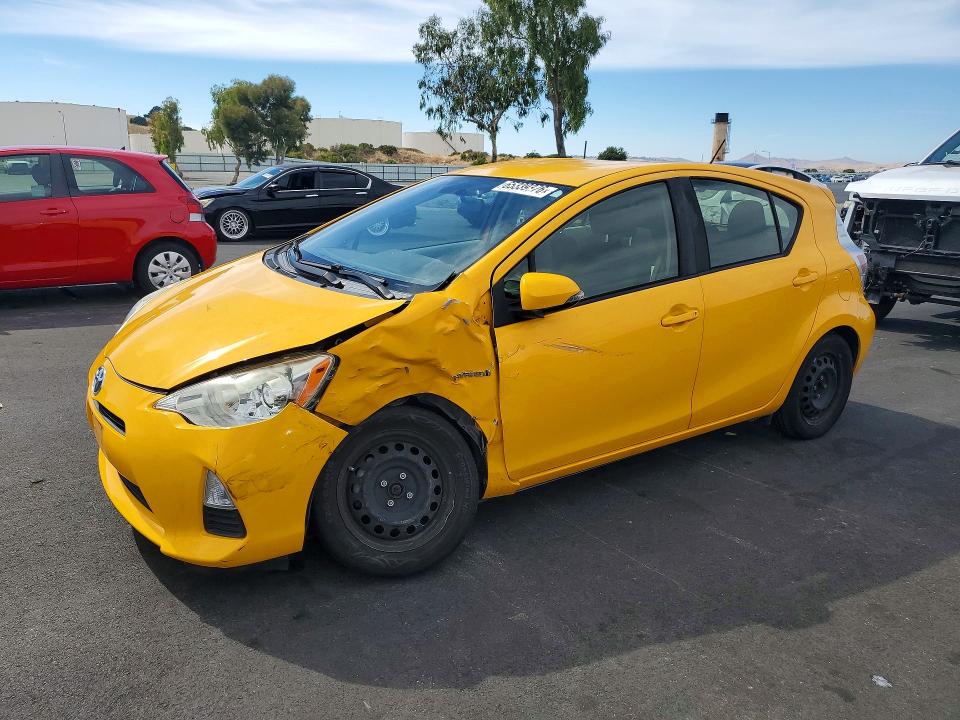 TOYOTA PRIUS C 2014 with VIN JTDKDTB35E1080595 - Photo from auction