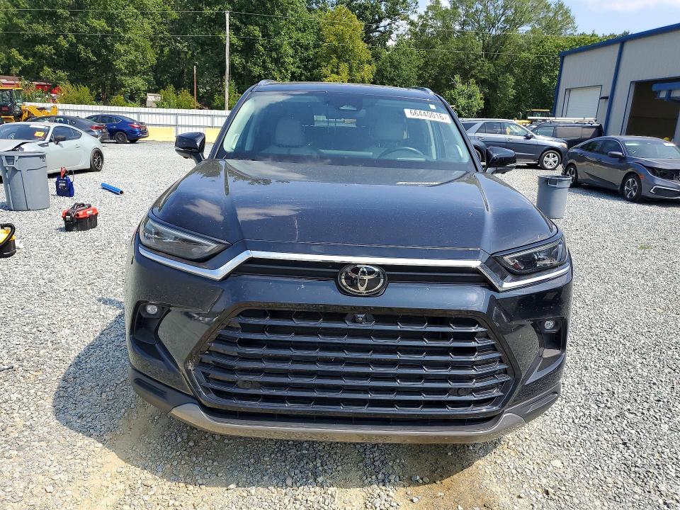 Photo 5 from auction – 2024 TOYOTA GRAND HIGHLANDER with VIN 5TDAAAB53RS045069