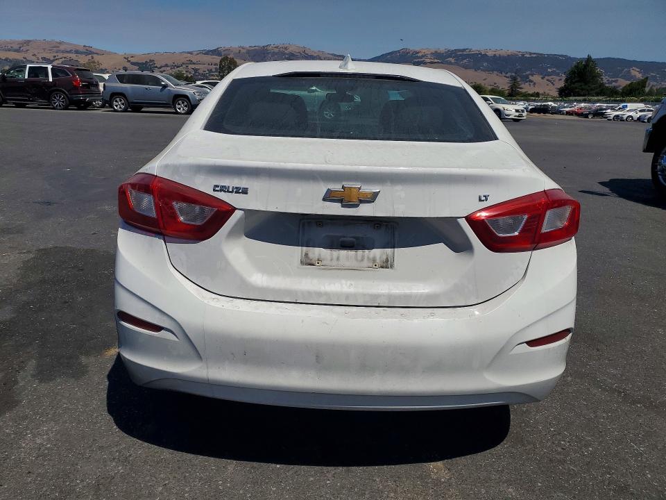 Photo 6 from auction – 2017 CHEVROLET CRUZE with VIN 1G1BE5SM2H7241027