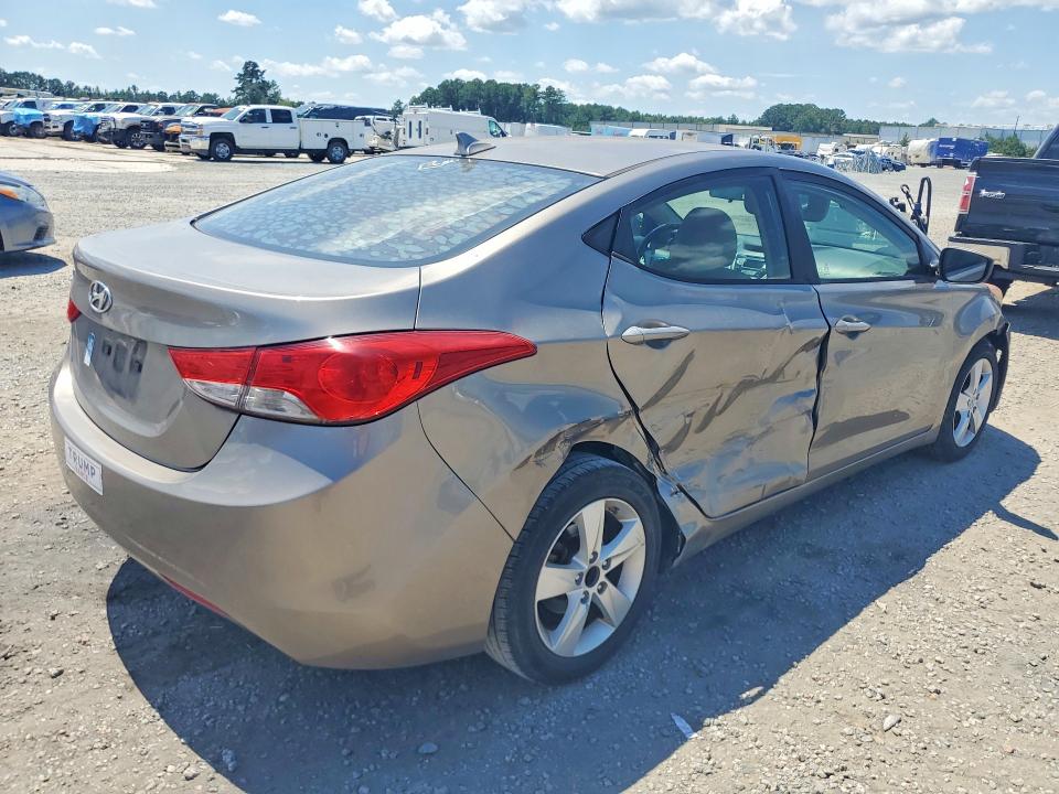 Photo 3 from auction – 2013 HYUNDAI ELANTRA with VIN 5NPDH4AE5DH265632