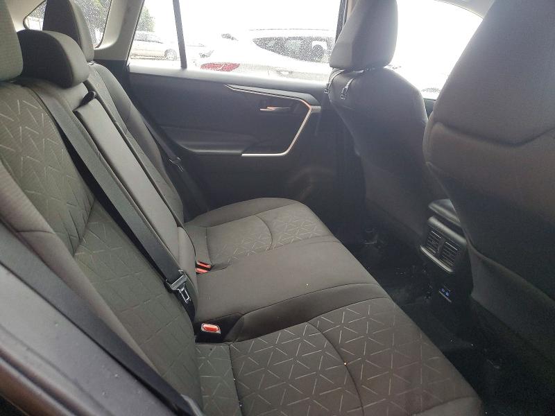 Photo 11 from auction – 2022 TOYOTA RAV4 with VIN 2T3W1RFV2NC205211