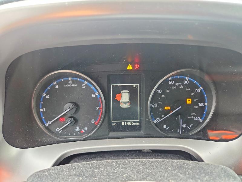Photo 9 from auction – 2018 TOYOTA RAV4 with VIN JTMZFREV9JJ180282
