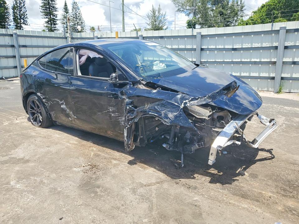 Photo 4 from auction – 2024 TESLA MODEL Y with VIN 7SAYGDED4RF202522