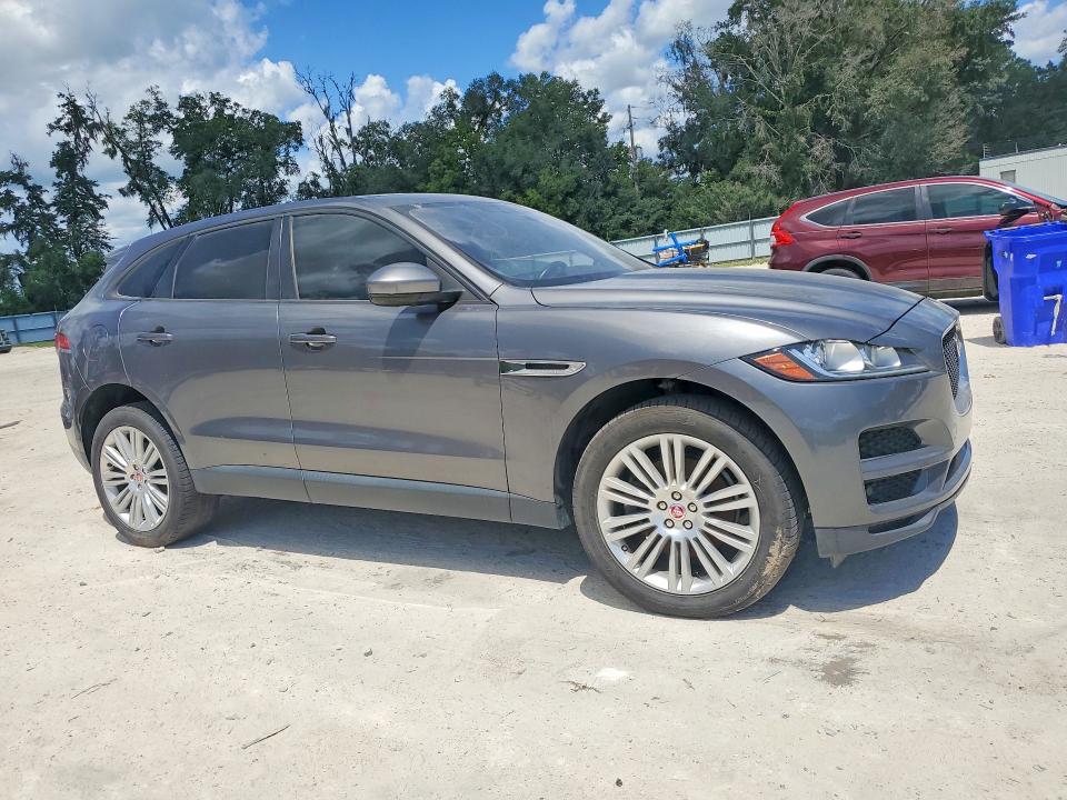 Photo 4 from auction – 2017 JAGUAR F-PACE with VIN SADCJ2BV4HA057147