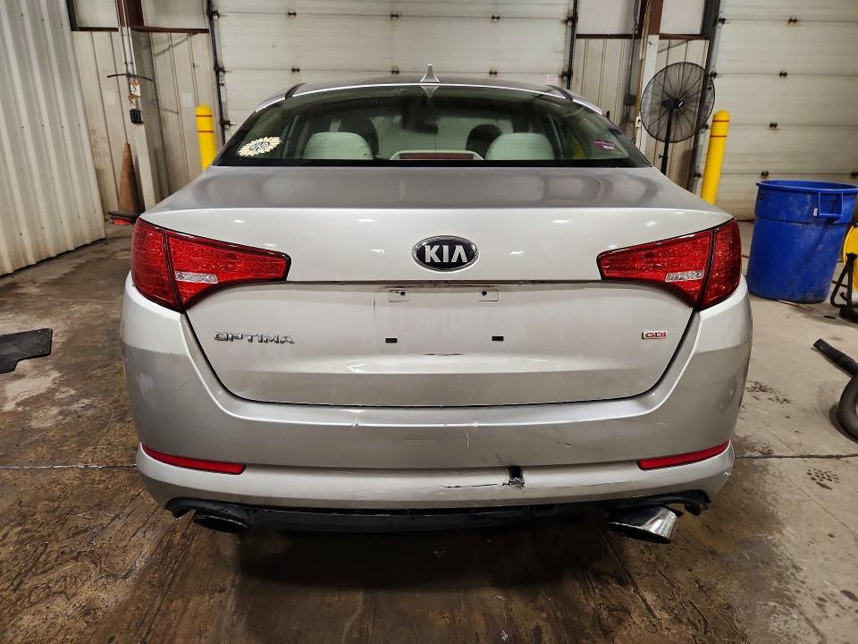 Photo 6 from auction – 2013 KIA OPTIMA with VIN KNAGM4A73D5337449