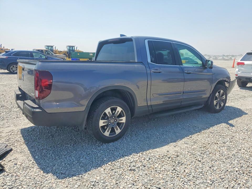Фото 3 с аукциона – 2017 HONDA RIDGELINE с VIN 5FPYK3F64HB001697