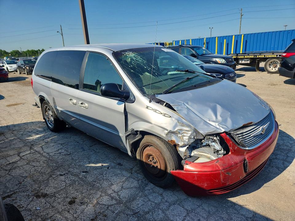 Photo 4 from auction – 2002 CHRYSLER TOWN & COUNTRY with VIN 2C8GP44362R714499