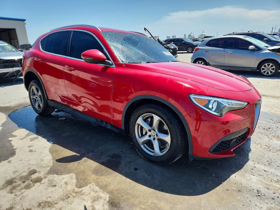 Снимка 4 от търг – 2021 ALFA ROMEO STELVIO с VIN ZASPAKAN0M7D14995