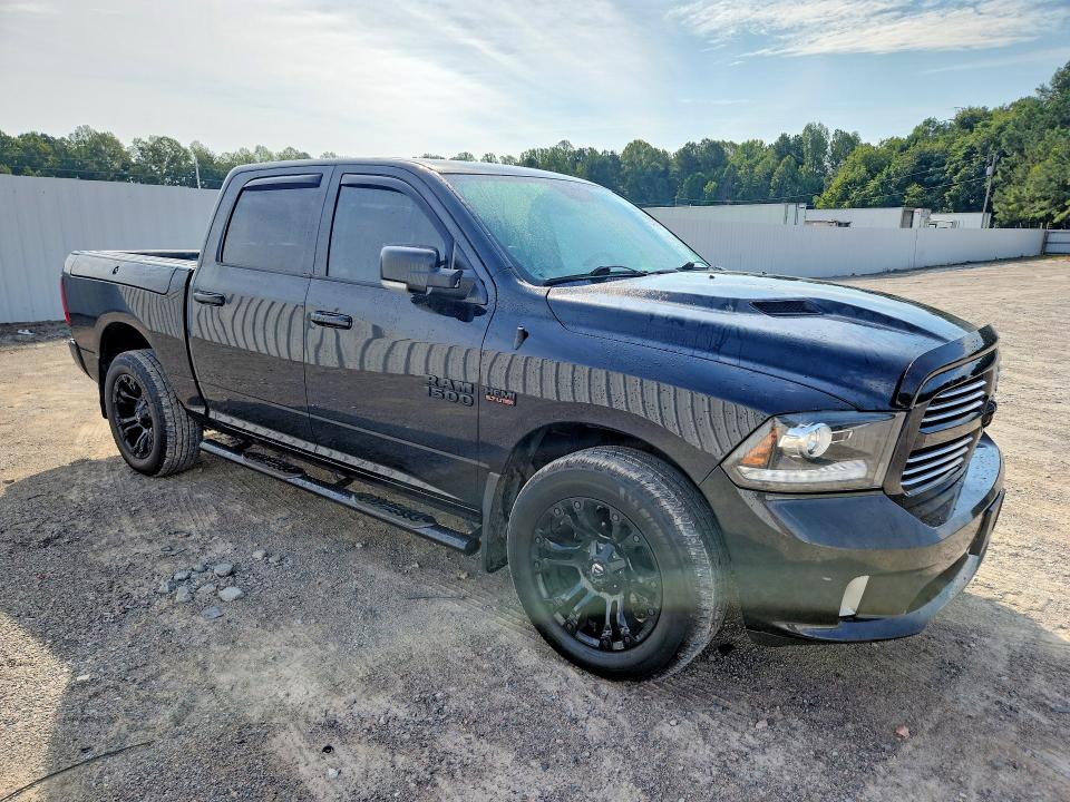 Фото 4 с аукциона – 2017 RAM 1500 с VIN 1C6RR7MTXHS687165