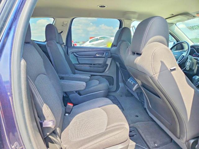 Photo 11 from auction – 2016 CHEVROLET TRAVERSE with VIN 1GNKVGKD8GJ237768