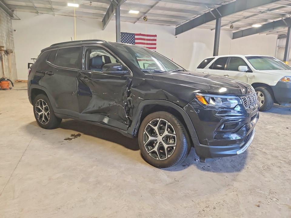 Photo 4 from auction – 2024 JEEP COMPASS with VIN 3C4NJDCN9RT169757