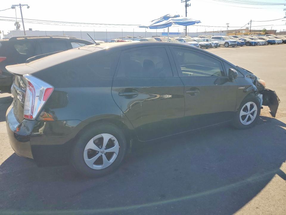 Photo 3 from auction – 2014 TOYOTA PRIUS with VIN JTDKN3DU9E1765377