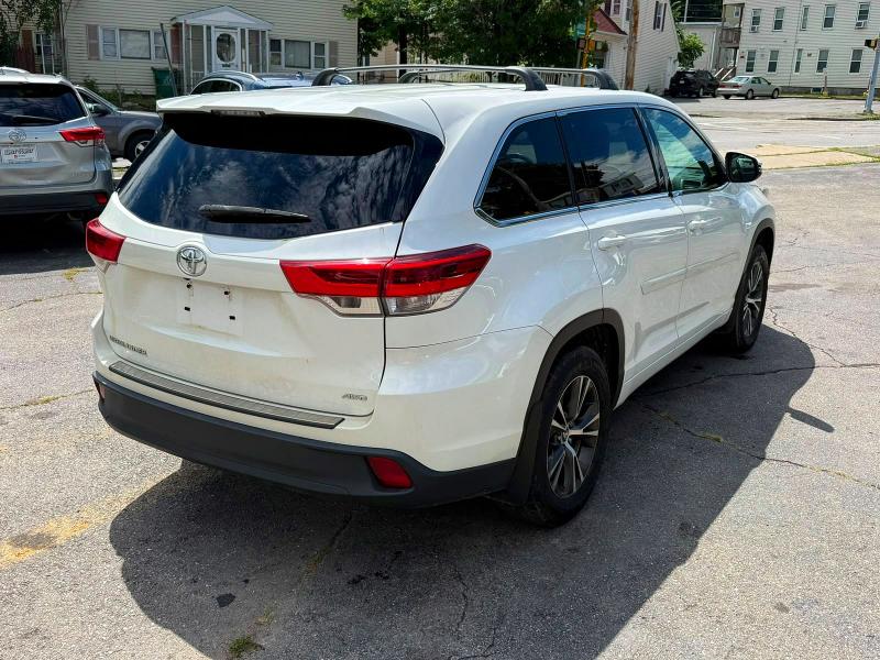 Photo 3 from auction – 2017 TOYOTA HIGHLANDER with VIN 5TDBZRFH9HS481326