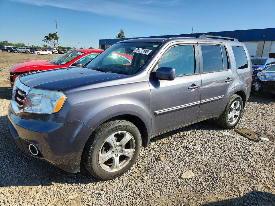 HONDA PILOT 2015 with VIN 5FNYF4H50FB064493 - Photo from auction