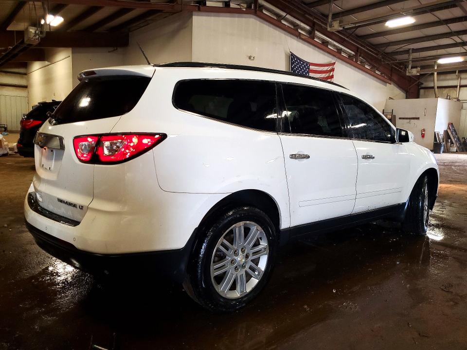 Photo 3 from auction – 2015 CHEVROLET TRAVERSE with VIN 1GNKRGKD3FJ199160