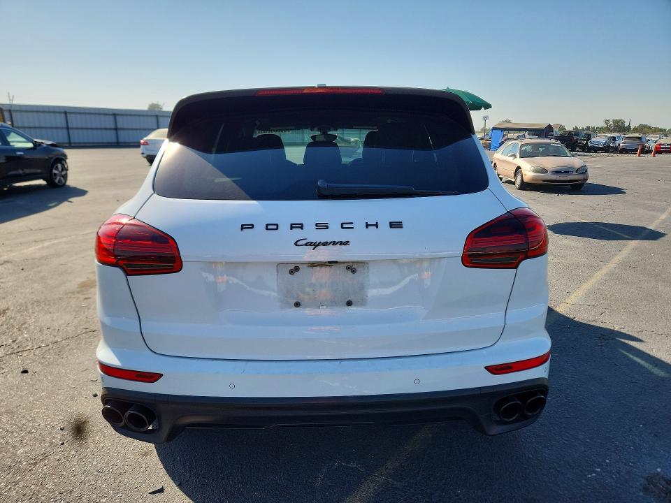 Photo 6 from auction – 2018 PORSCHE CAYENNE with VIN WP1AA2A23JKA03492
