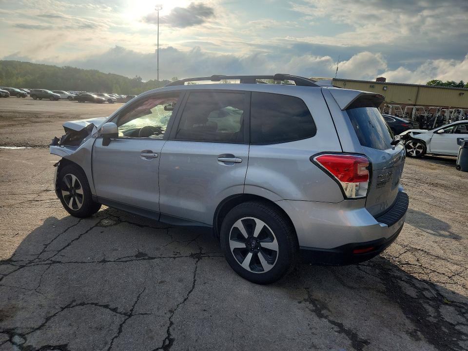 Photo 2 from auction – 2017 SUBARU FORESTER with VIN JF2SJAEC8HH488398