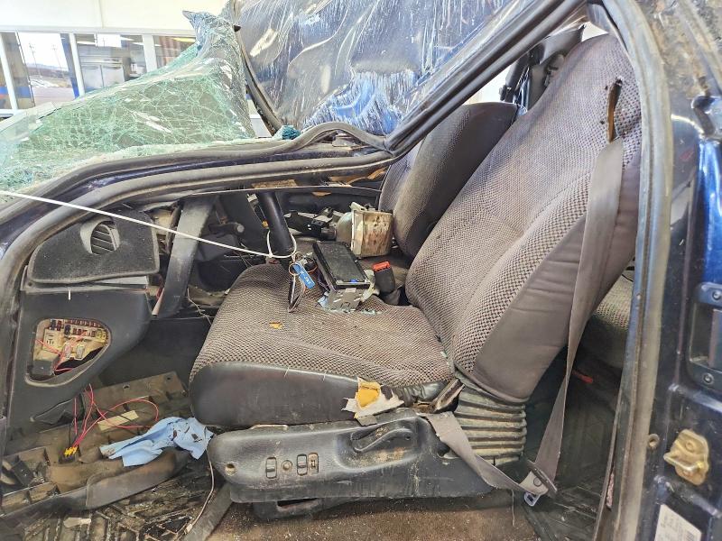 Photo 7 from auction – 2000 DODGE RAM 2500 with VIN 3B7KF2361YG153111