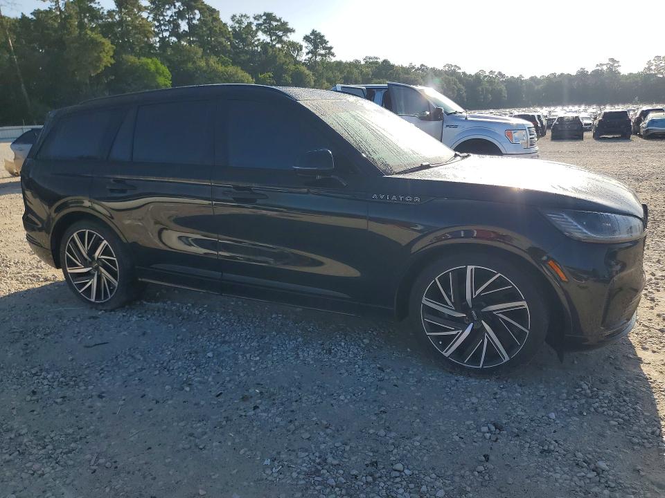 Photo 4 from auction – 2025 LINCOLN AVIATOR with VIN 5LM5J9XC4SGL02773