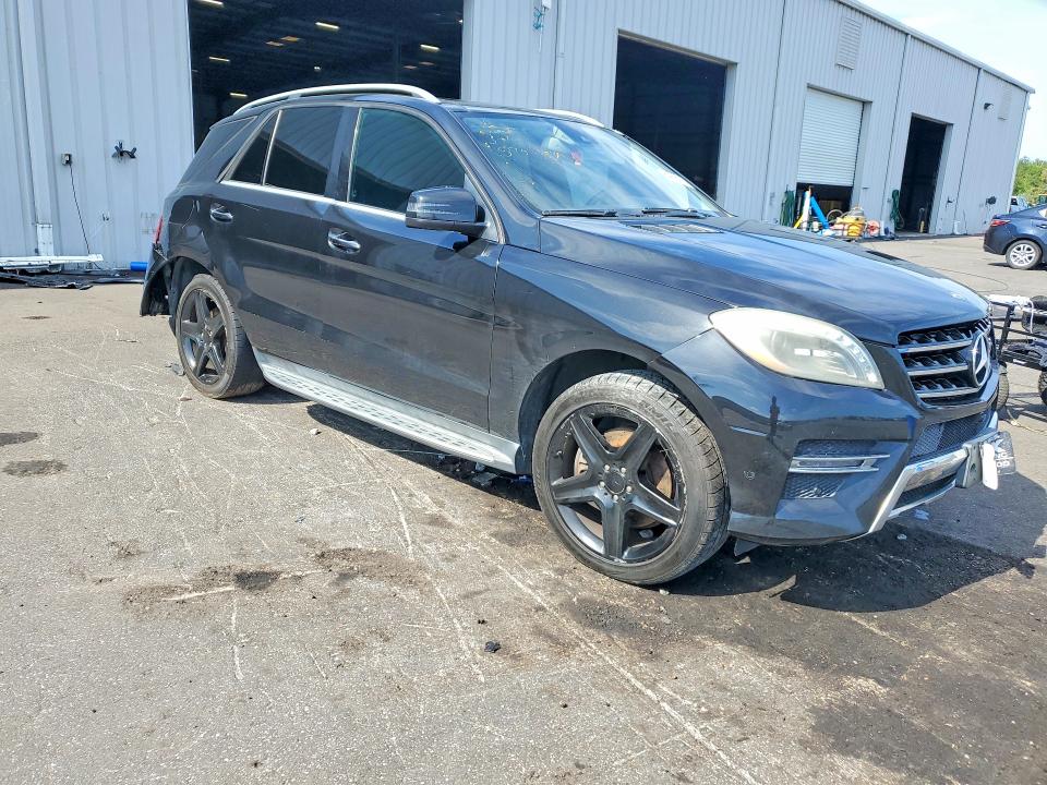 Photo 4 from auction – 2015 MERCEDES-BENZ ML with VIN 4JGDA5GB7FA594457