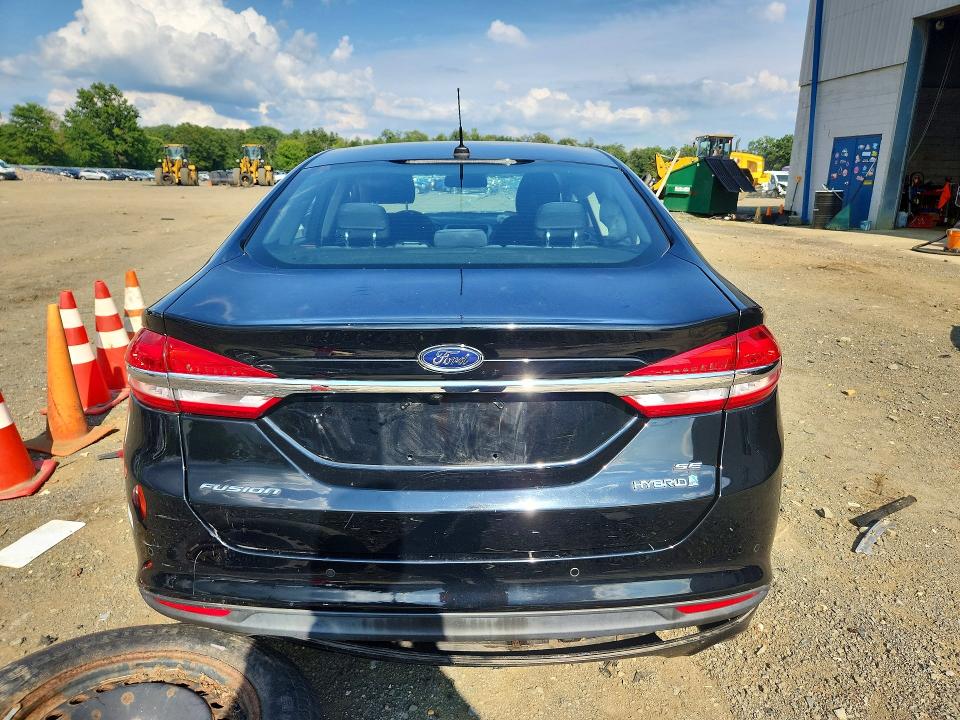 Photo 6 from auction – 2018 FORD FUSION with VIN 3FA6P0LU7JR151915