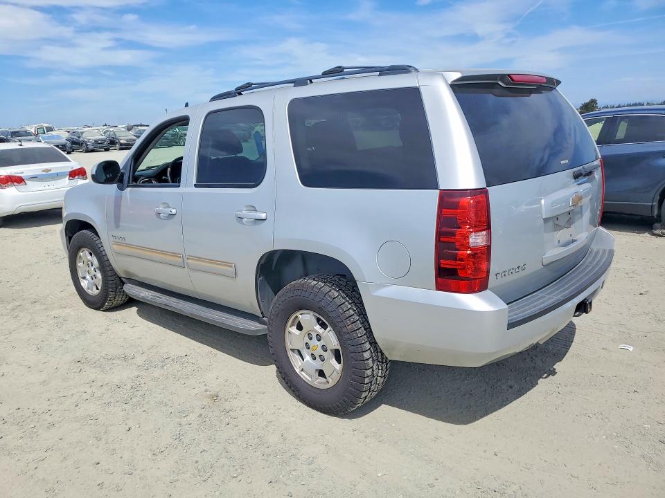 Photo 2 from auction – 2011 CHEVROLET TAHOE with VIN 1GNSKAE08BR378266