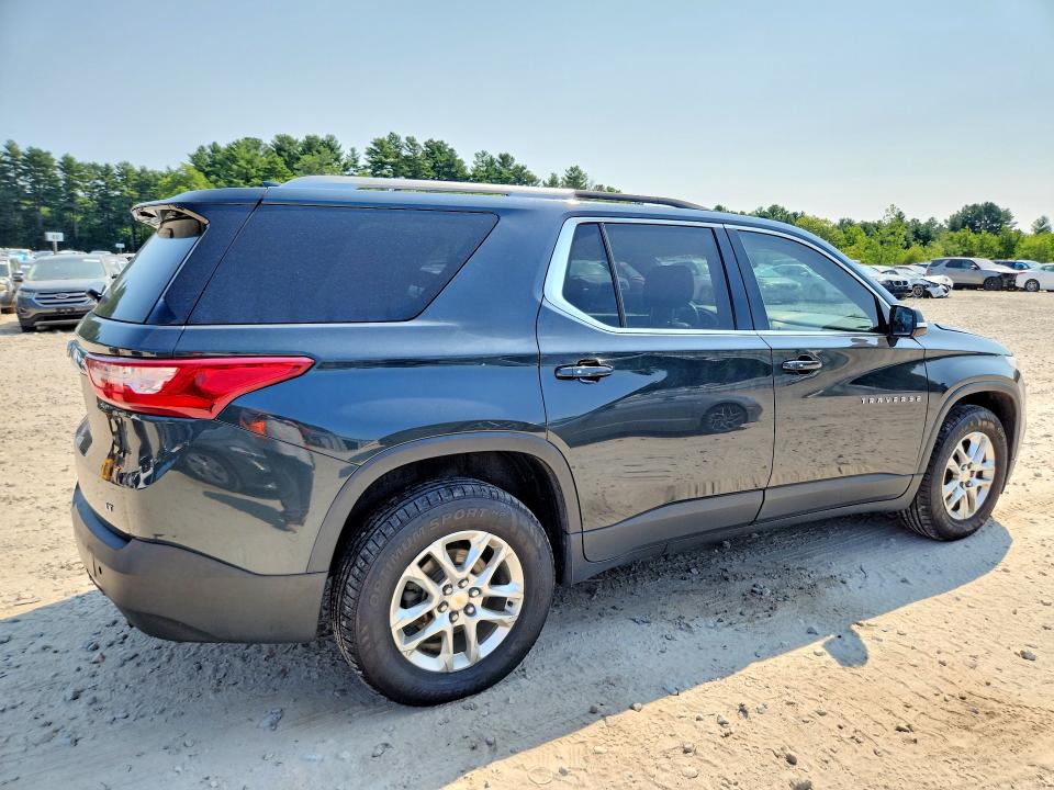 Photo 3 from auction – 2018 CHEVROLET TRAVERSE with VIN 1GNEVGKW2JJ285160