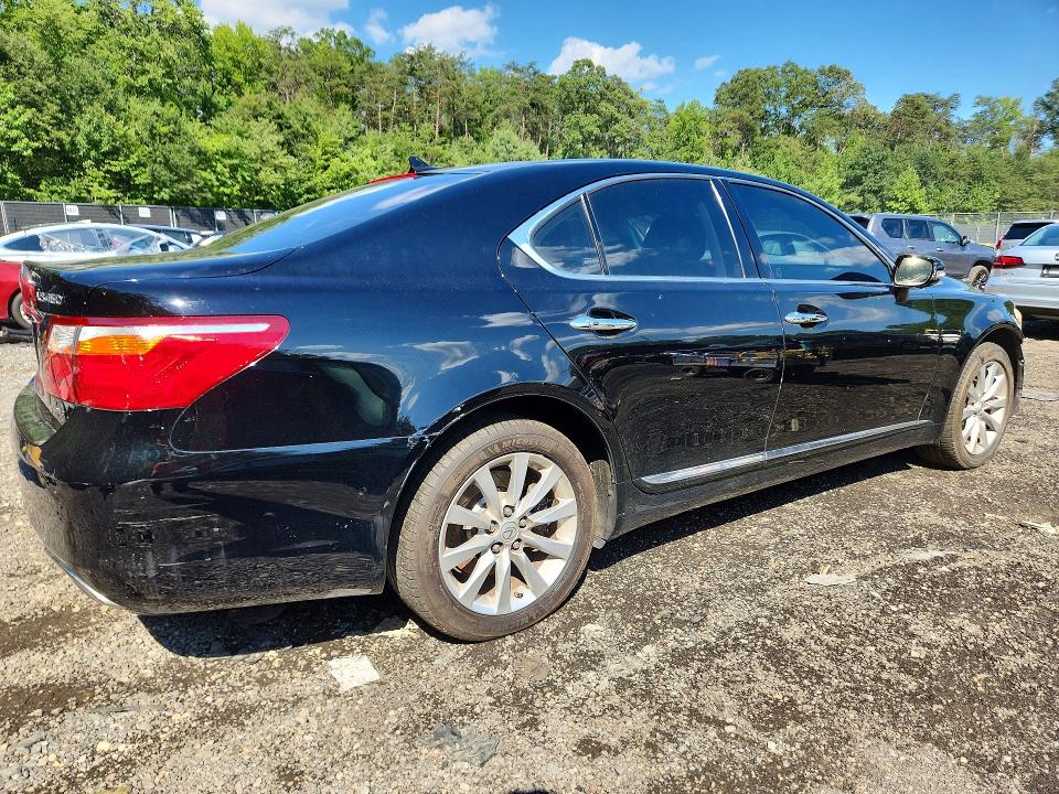 Photo 3 from auction – 2010 LEXUS LS with VIN JTHCL5EF3A5005579